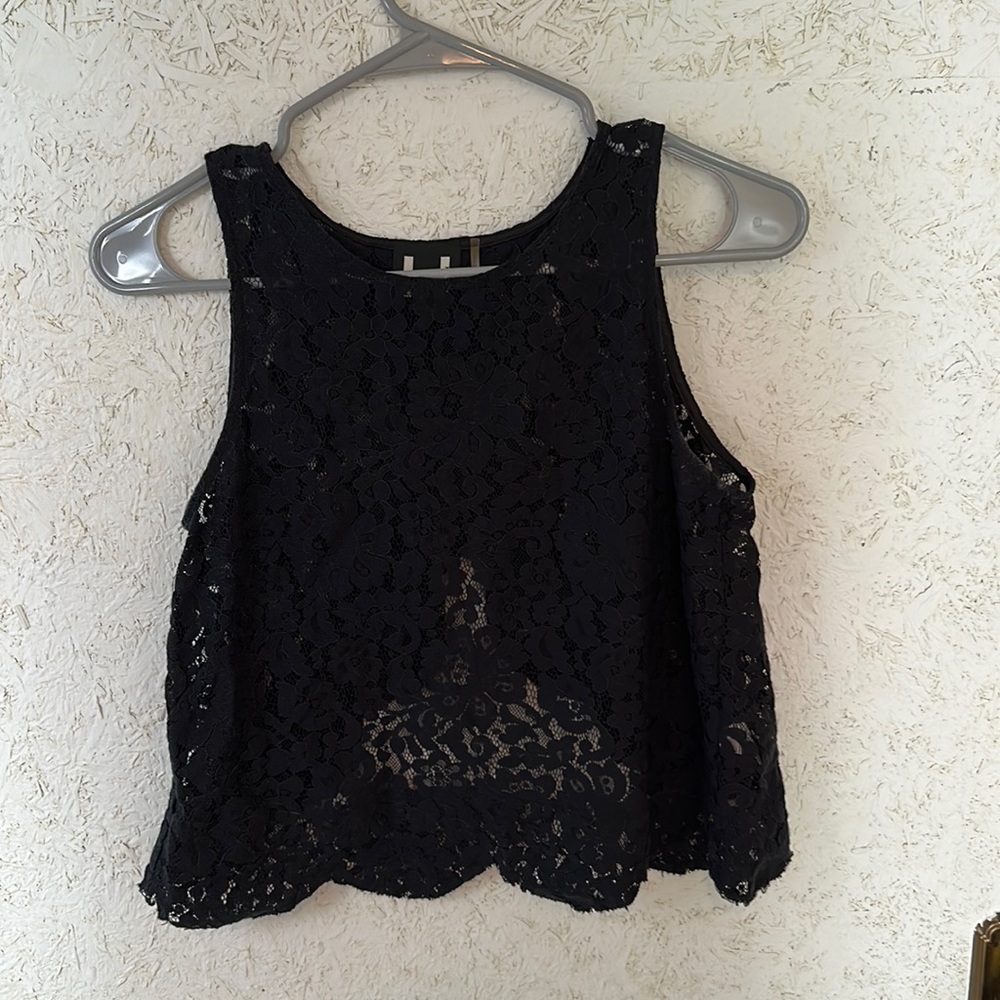 H by BORDEAUX Lace Crossover Open-Back Scalloped Tank - Size Small